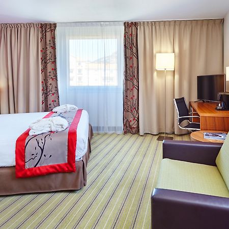 Holiday Inn Toulon City Centre By Ihg Экстерьер фото