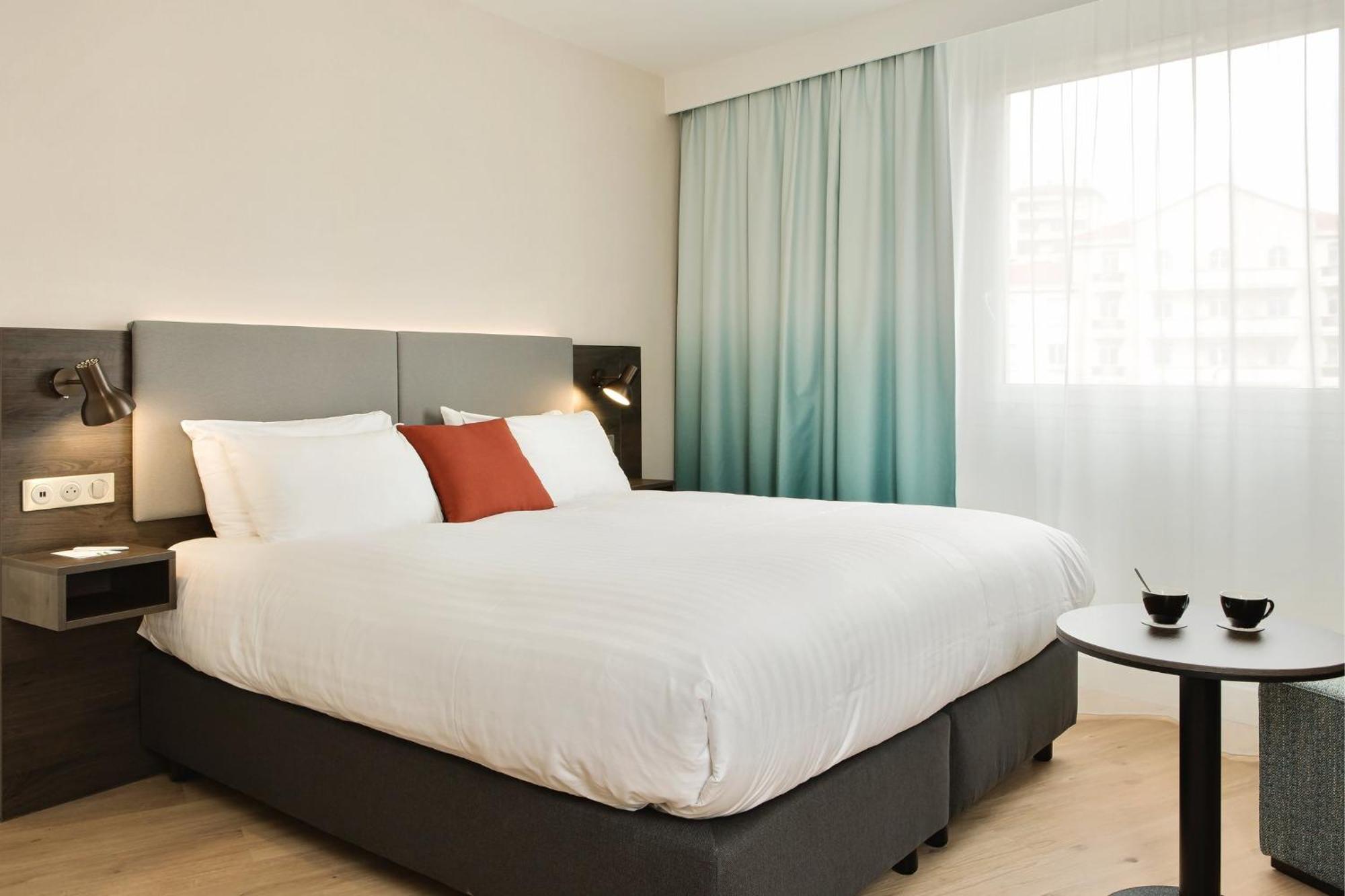 Holiday Inn Toulon City Centre By Ihg Экстерьер фото