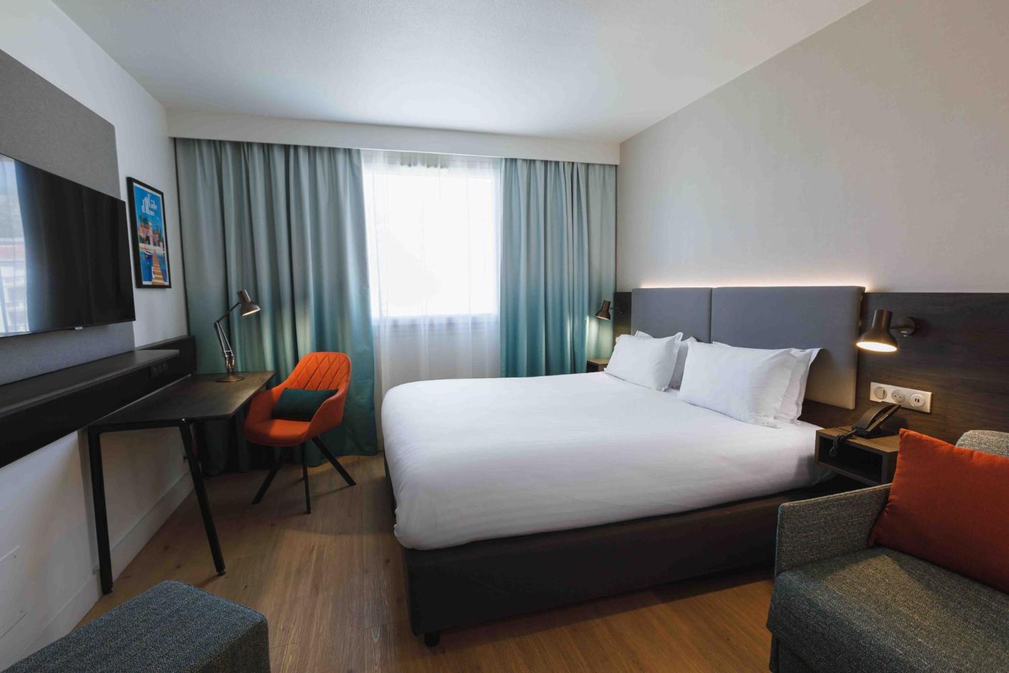Holiday Inn Toulon City Centre By Ihg Экстерьер фото