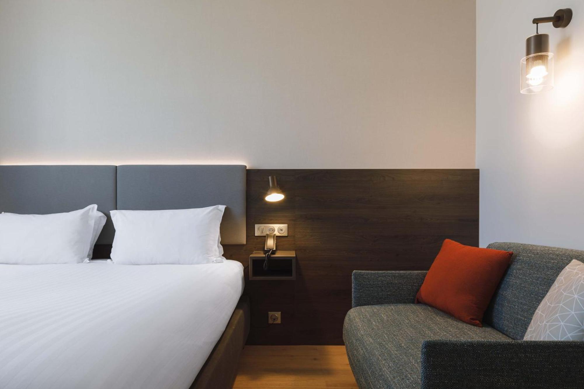 Holiday Inn Toulon City Centre By Ihg Экстерьер фото