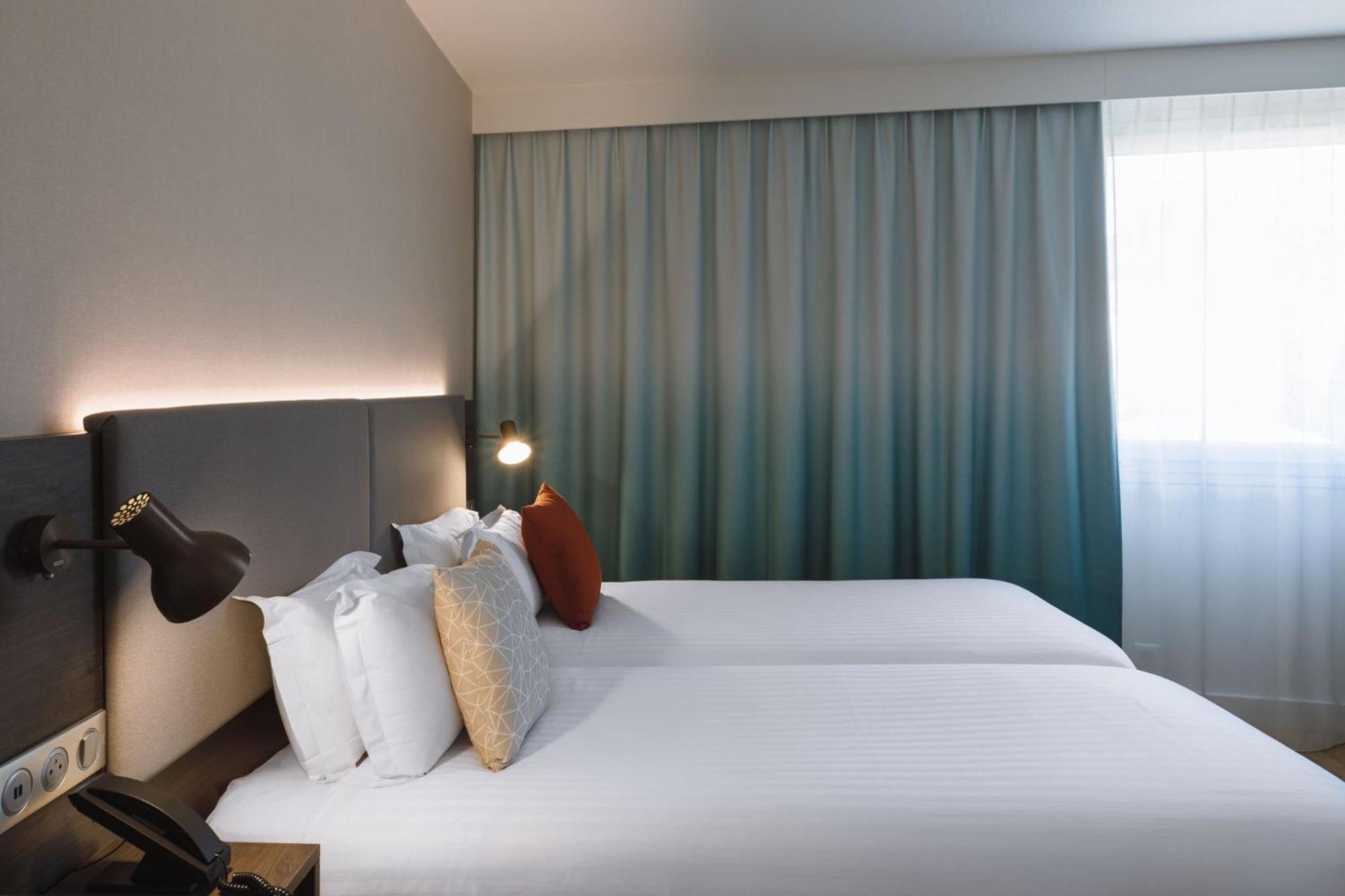 Holiday Inn Toulon City Centre By Ihg Экстерьер фото